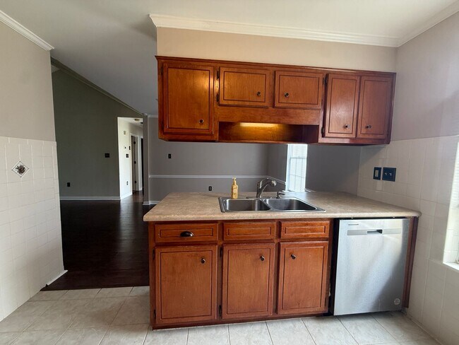 Building Photo - 3313 Camak Dr