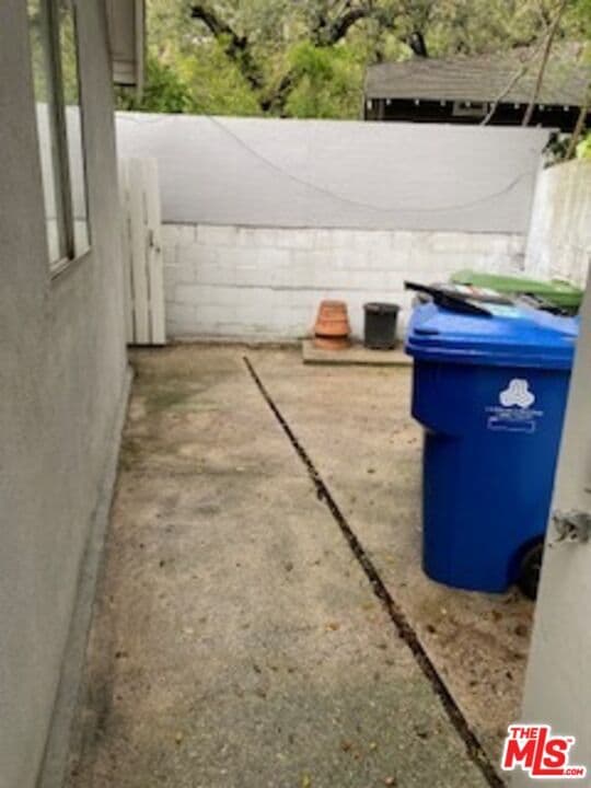 Building Photo - 1712 Benedict Canyon Drive