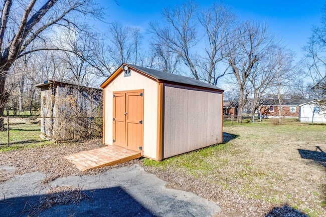 Building Photo - 2728 Nodyne Dr