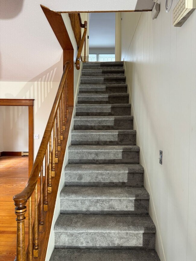 Building Photo - 3 Bedroom home in Lebanon