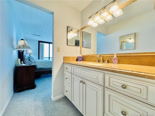Building Photo - 10680 S Ocean Dr