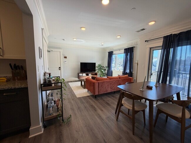 Building Photo - 17 Hennery Wy