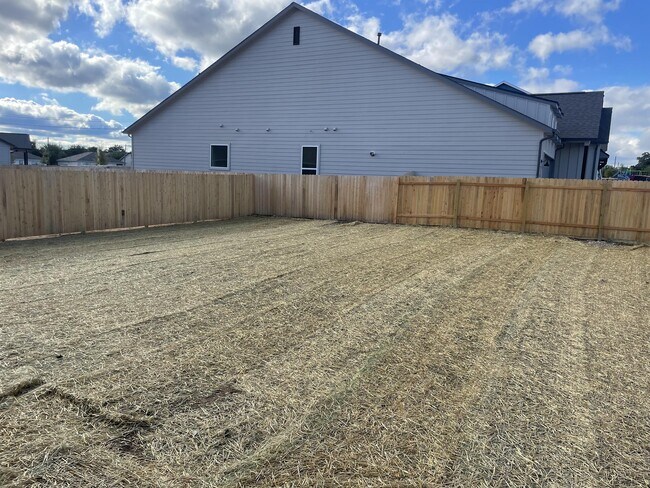 Building Photo - 100 Buckle Cove