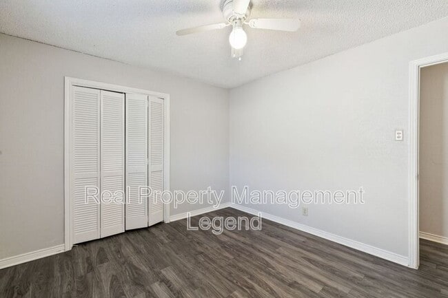 Building Photo - 1156 Mountain View St