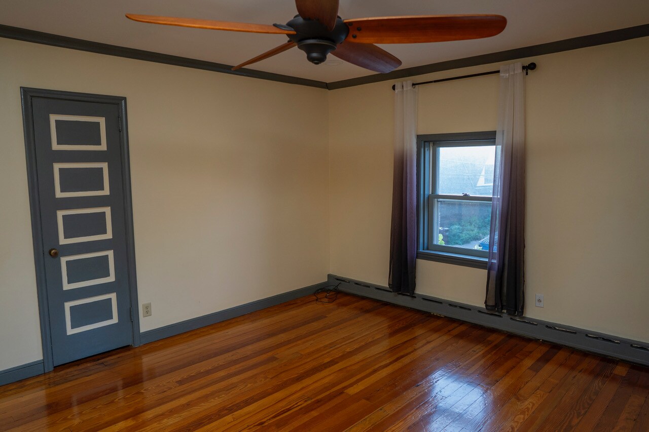 Building Photo - 2302 1/2 Blaisdell Ave