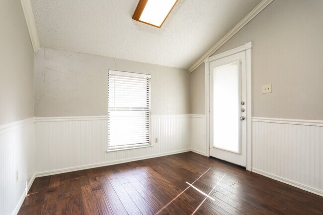 Building Photo - 4624 Goldrock Dr