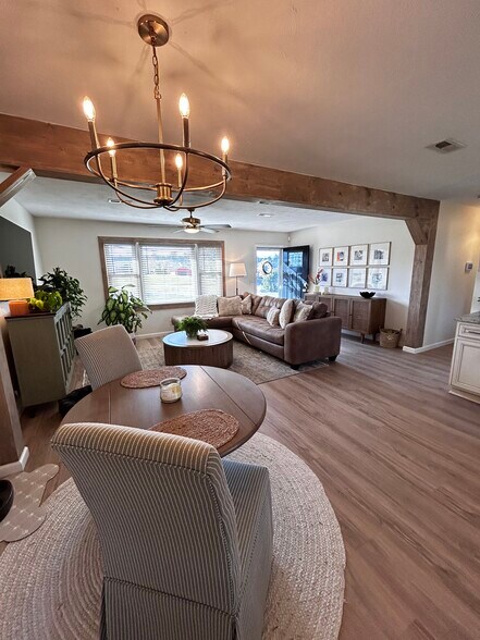 Building Photo - 4214 Englewood Blvd