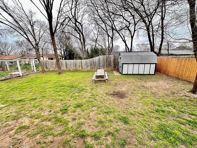 Building Photo - 410 Blueberry Hill