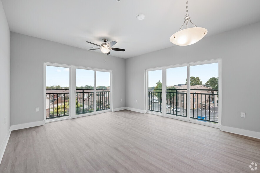 1BR, 1BA - 663SF E1.2 - Phase 2 - Solarium Apartments