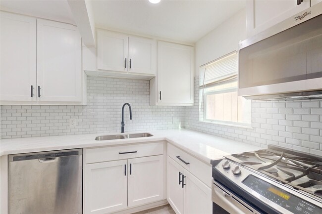 Building Photo - 3830 Cosby St