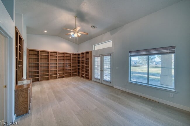 Building Photo - 3000 Pebble Beach Ave