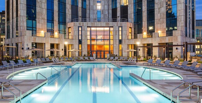 Building Photo - 99 Hudson St