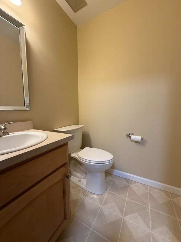 Building Photo - 1708 S Lee St