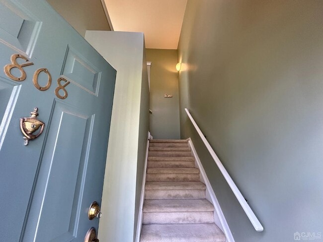 Building Photo - 808 Cypress Ln