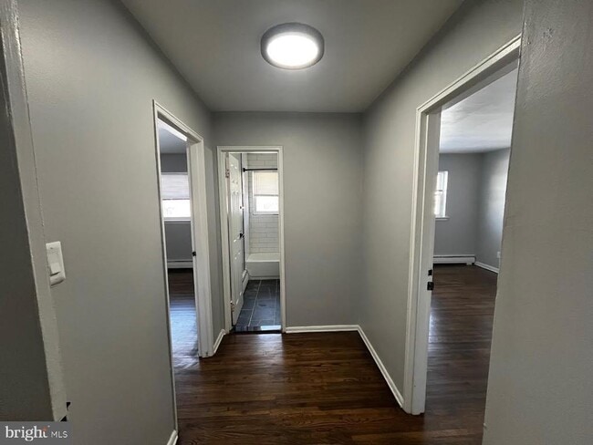 Building Photo - 91 Oak St