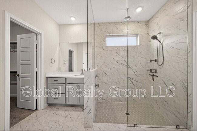 Building Photo - 10064 Mulhouse Dr