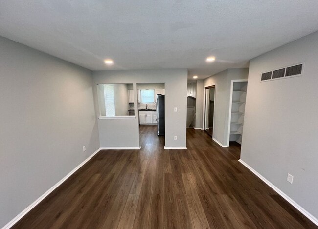 Building Photo - Coming Soon: Updated 3 Bedroom Duplex with...