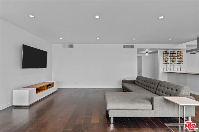 Building Photo - 10701 Wilshire Blvd