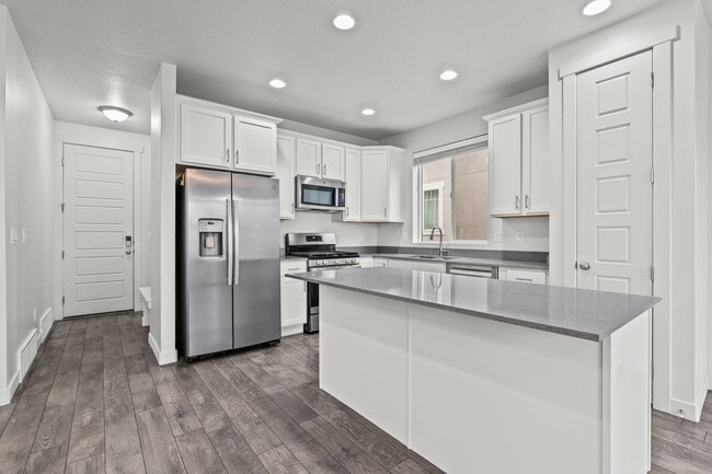 Building Photo - Beautiful 5 Bed / 3 Bath Single-Family Home in Lindon