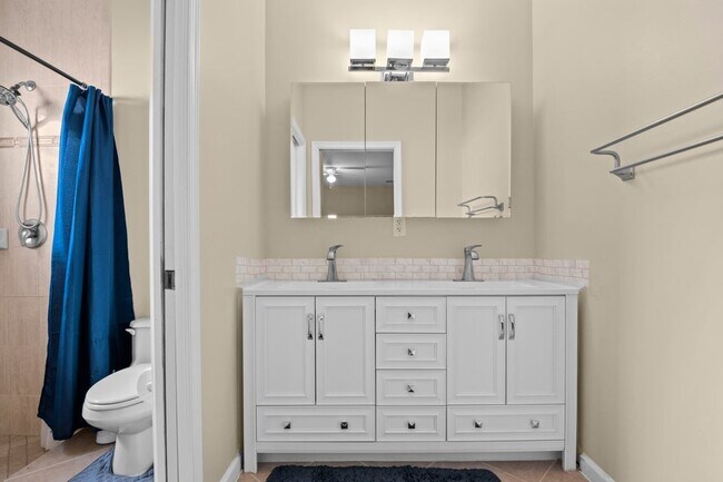 Building Photo - 731 S J St