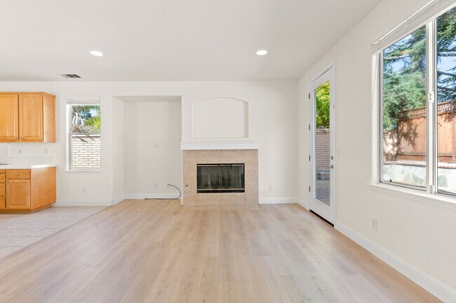 Building Photo - 3311 Montevideo Dr