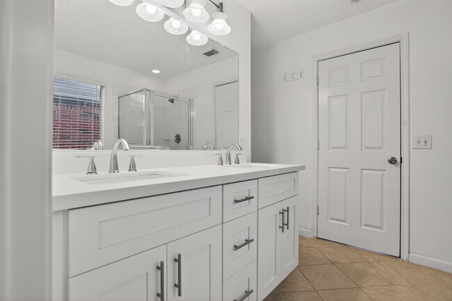 Building Photo - 17627 S Summit Canyon Dr