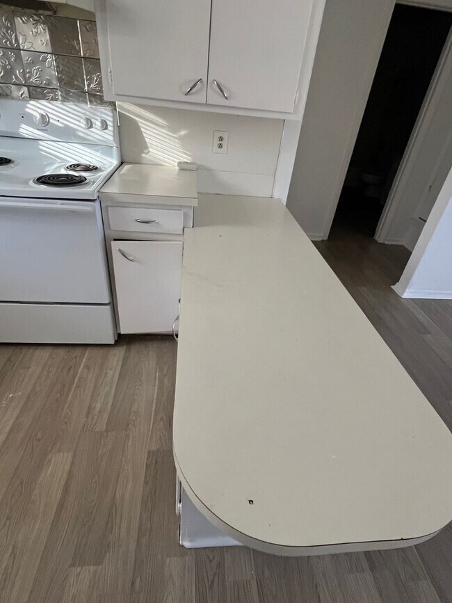 Building Photo - 1608 58th St