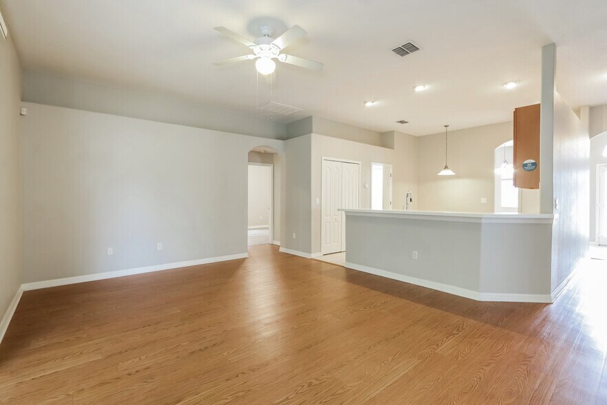 Building Photo - 14633 Deacon Ct
