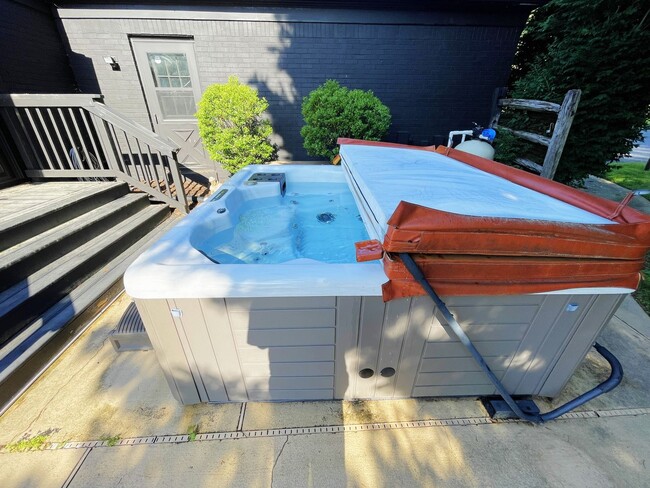 Building Photo - 13209 Lantern Hollow Dr