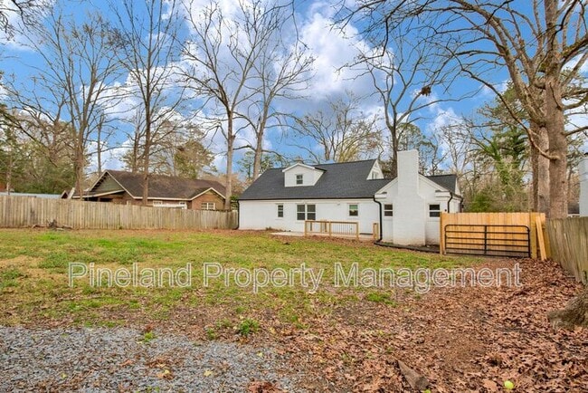 Building Photo - 506 Cross St