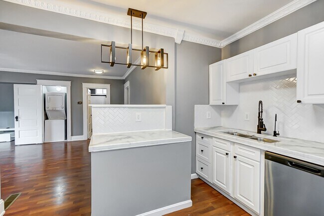 Building Photo - 1706 Sherman Ave