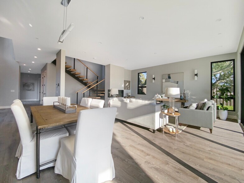 Building Photo - 10 Notre Dame Pl