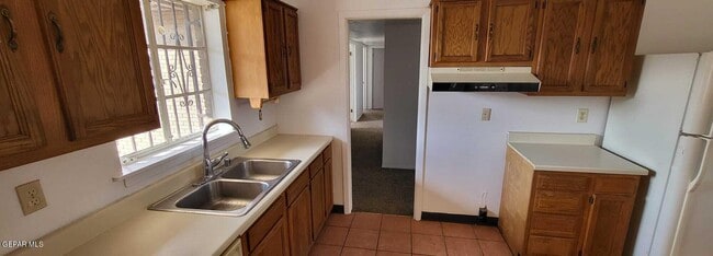 Building Photo - 404 San Saba Rd