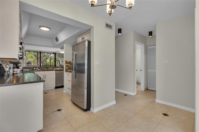 Building Photo - 2930 SW 87th Terrace