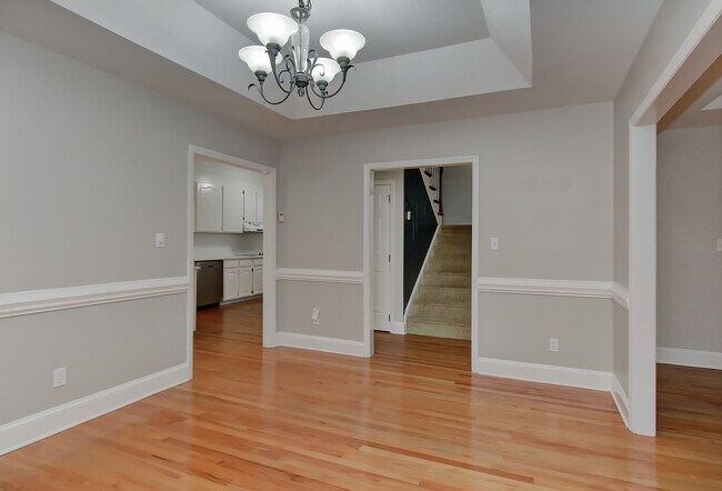 Building Photo - 801 Brightwood Ln