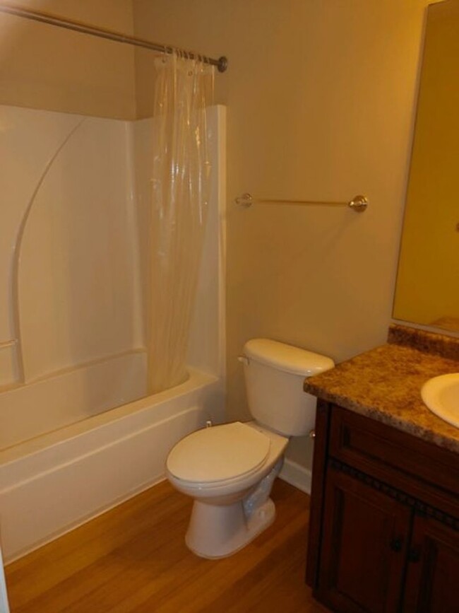 Building Photo - Spacious 4-Bedroom Home - Available for Rent!