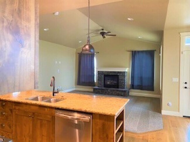 Building Photo - A Secluded, Adorable and Perfect 3 Bedroom Home Now Available!