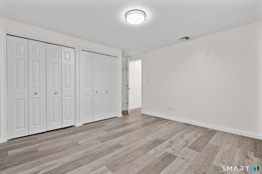 Building Photo - 125 Birchwood Dr