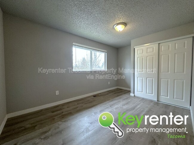 Building Photo - 2215 N Madison St