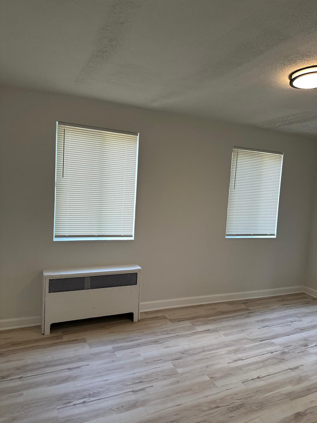 Building Photo - 3 Bed 1 Bath SW DC