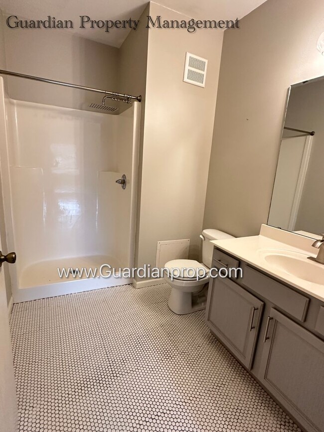 Building Photo - South Minneapolis/Minnehaha Falls Condo, W...