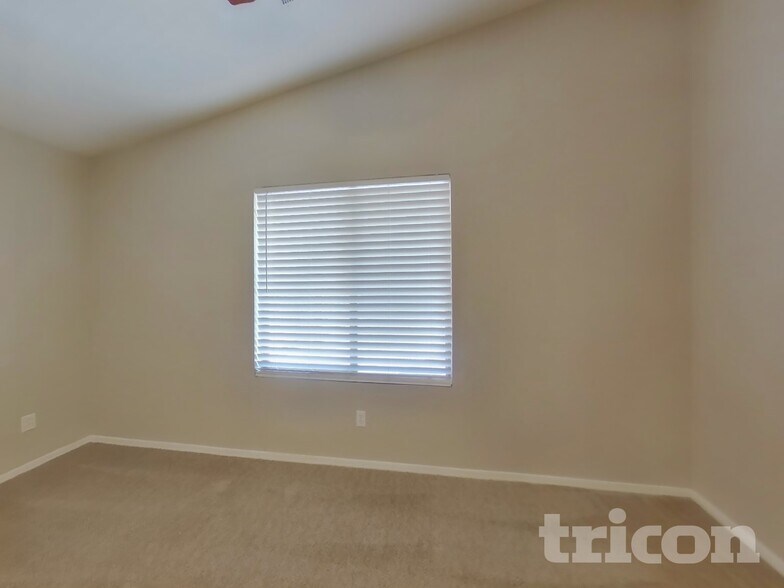 Building Photo - 6837 W Gary Way