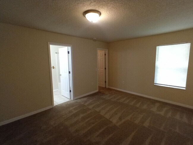 Building Photo - 880Col