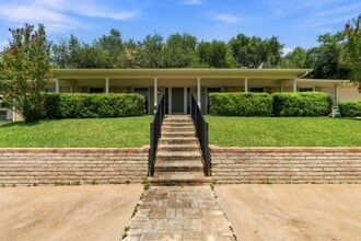 Building Photo - 2802 Pecos St