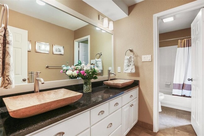 Building Photo - 5609 Painted Valley Dr