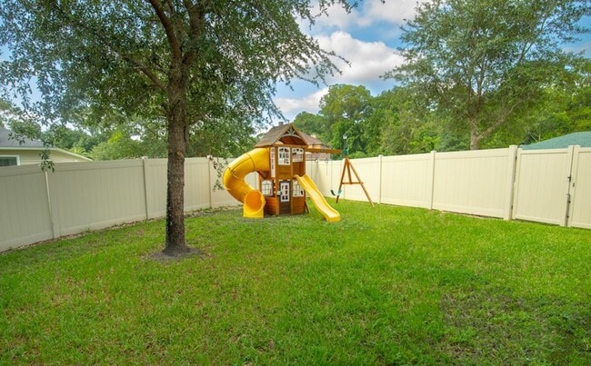 Building Photo - 2527 Eisner Dr