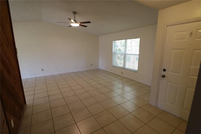 Building Photo - 5017 Oakshire Dr