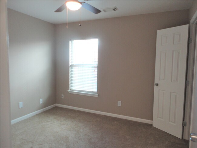 Building Photo - 18142 Flower Grove Ct