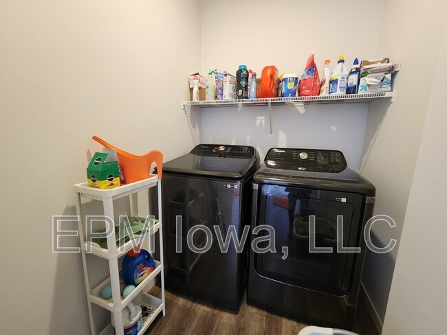 Building Photo - 114 Dogwood Ln