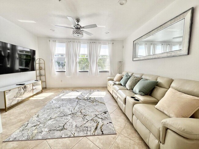 Building Photo - 840 Marina Del Ray Ln